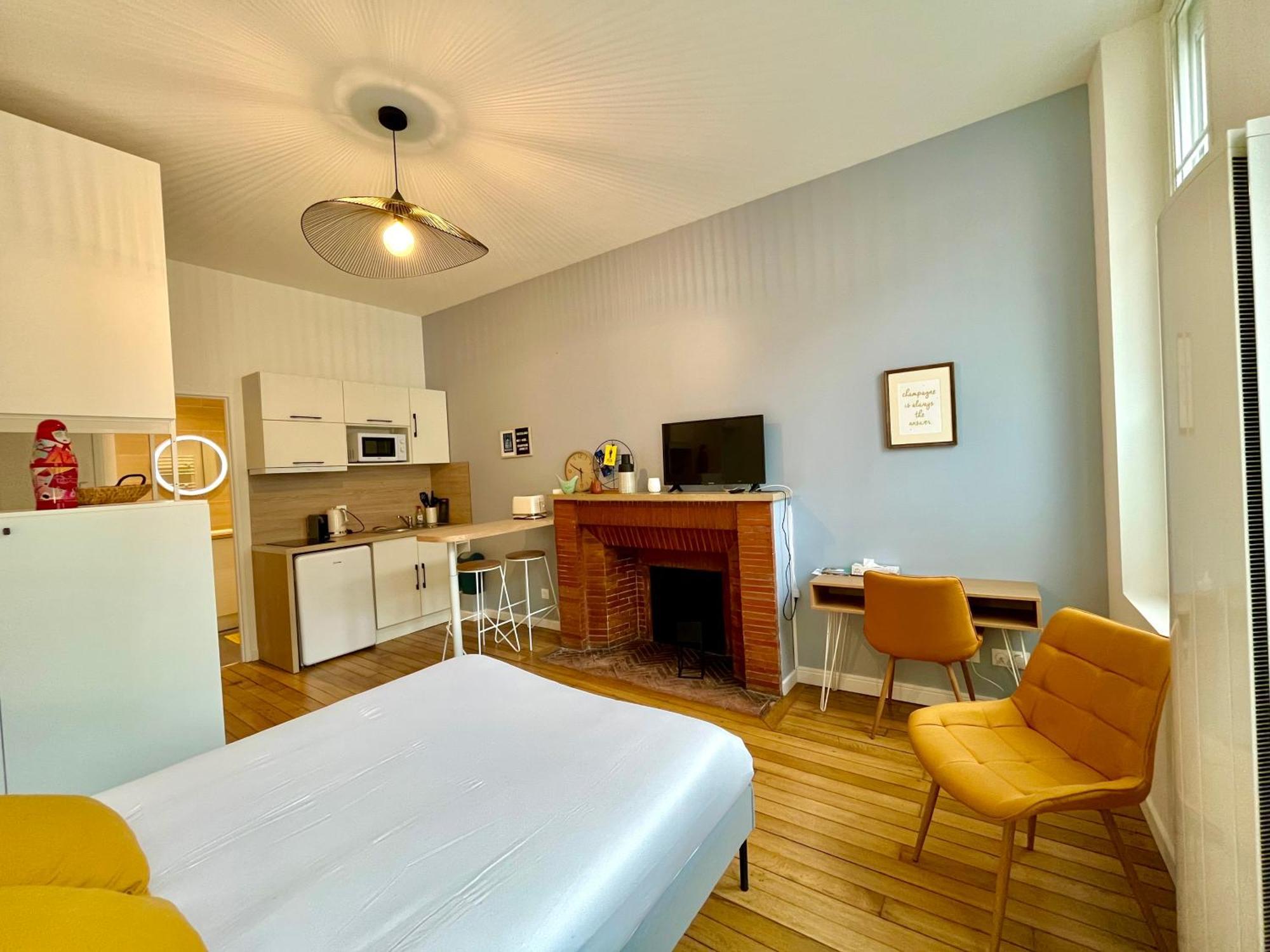Suite Clovis - 1 Reims Exterior photo